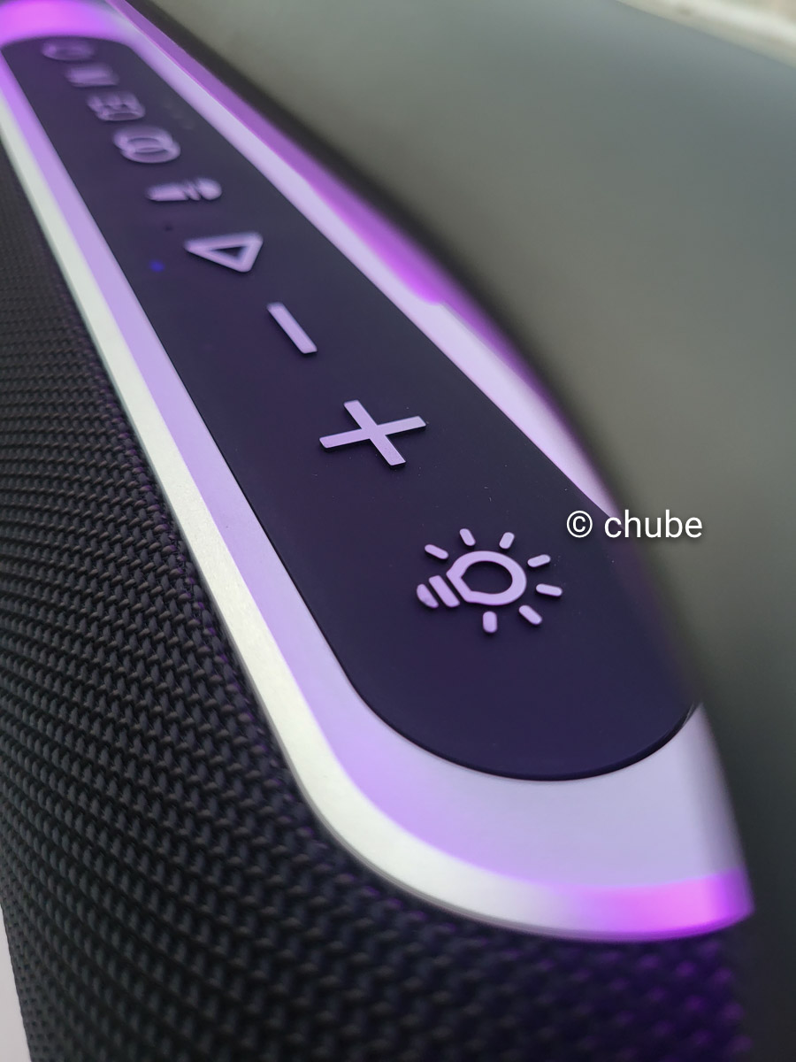 Loa Bluetooth HiFuture MusicBox 300 - Toàn bộ bộ phụ kiện kèm theo gồm 2 micro và remote
