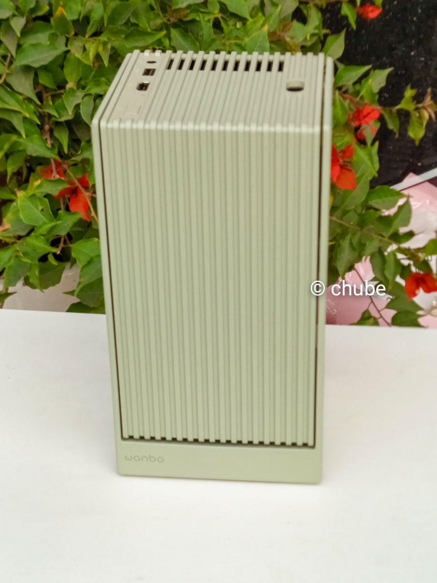 Thiết kế gập gọn như một chiếc hộp bảo vệ của máy chiếu di động cho công ty