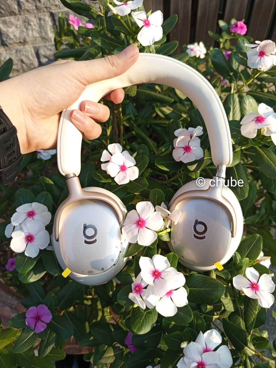 Toàn cảnh tai nghe màu trắng Baseus XH1