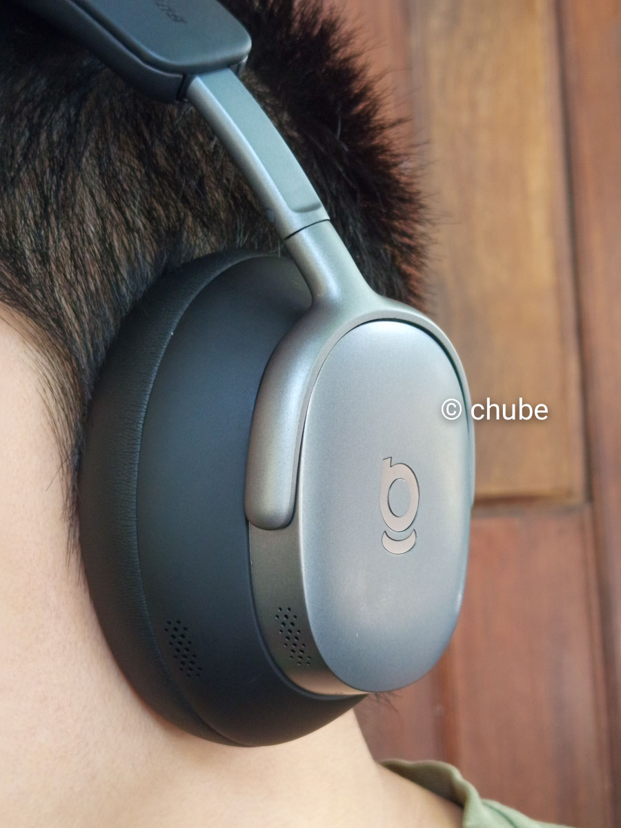 tai nghe ôm sát kín với vành tai Baseus XH1