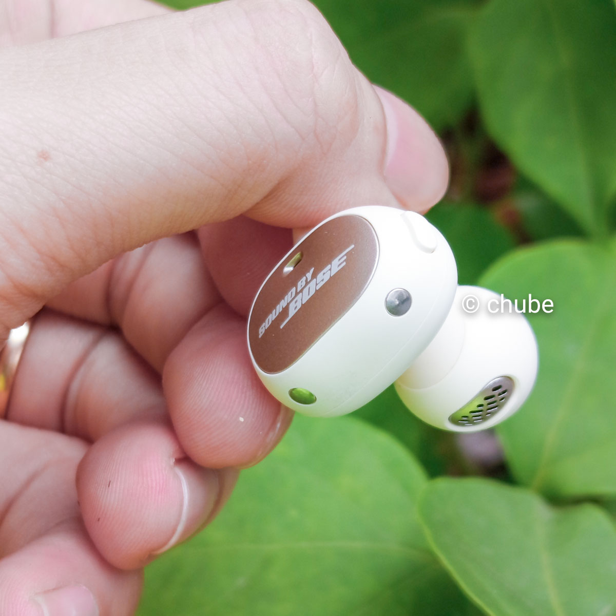 chân sạc phiên bản màu trắng Tai-nghe-mo-tai-Baseus-Inspire-XC1-Open-Ear-Sound-by-Bose-IMG_20260320_120415-chube.jpg
