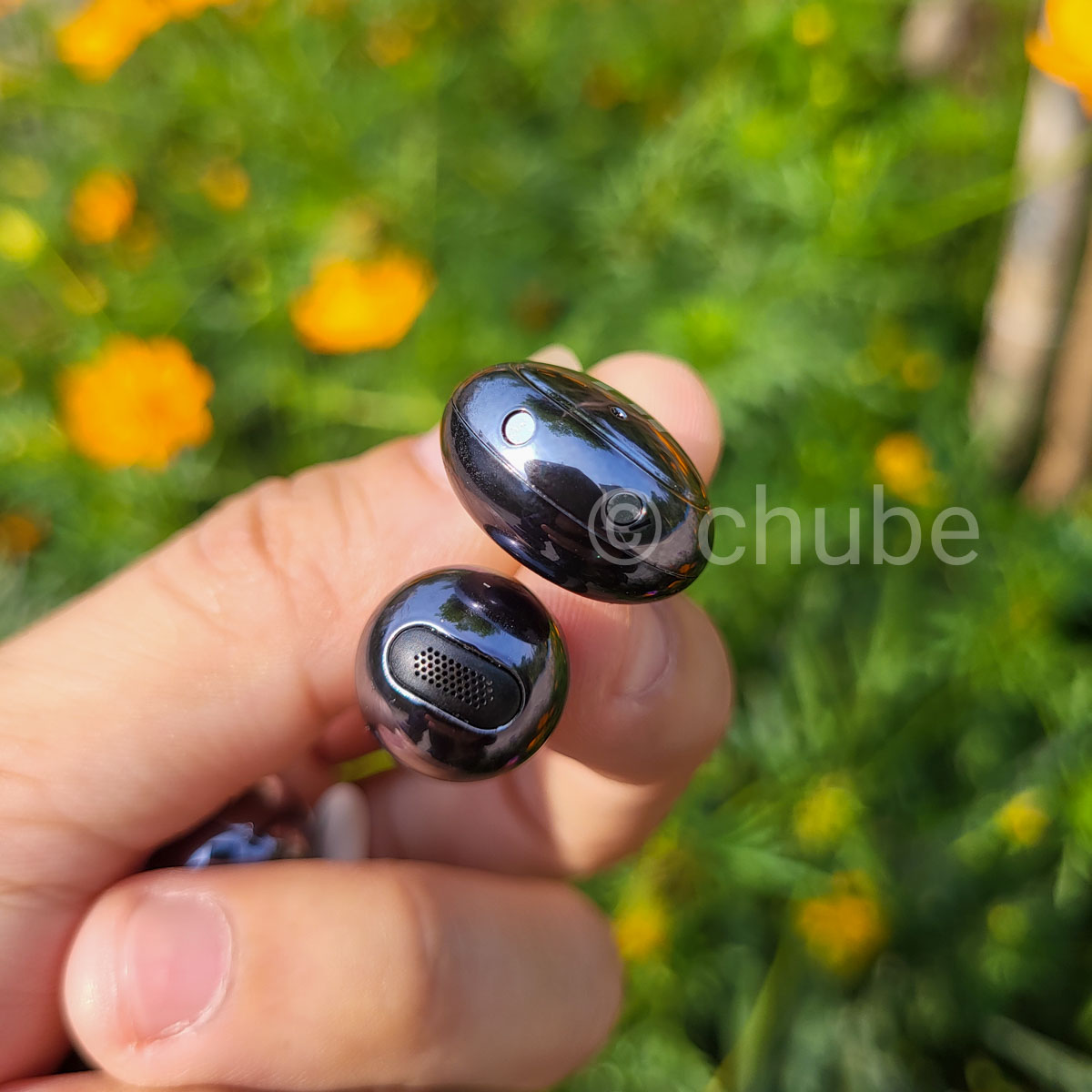 Cận cảnh tai nghe Bluetooth mở HiFuture Flex Clip OWS