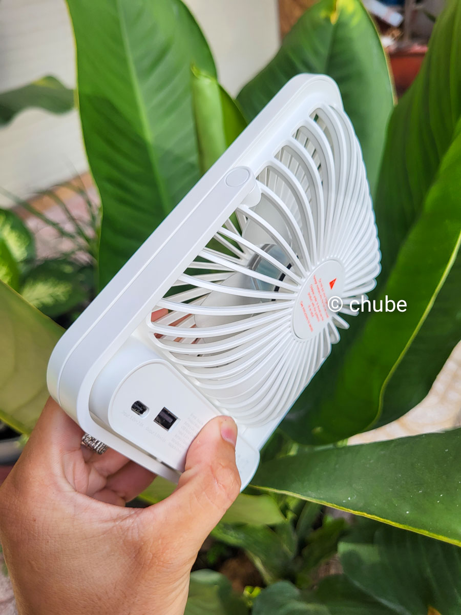 JISULIFE FA26A - cận cảnh mặt sau với cổng sạc và thông số kỹ thuật