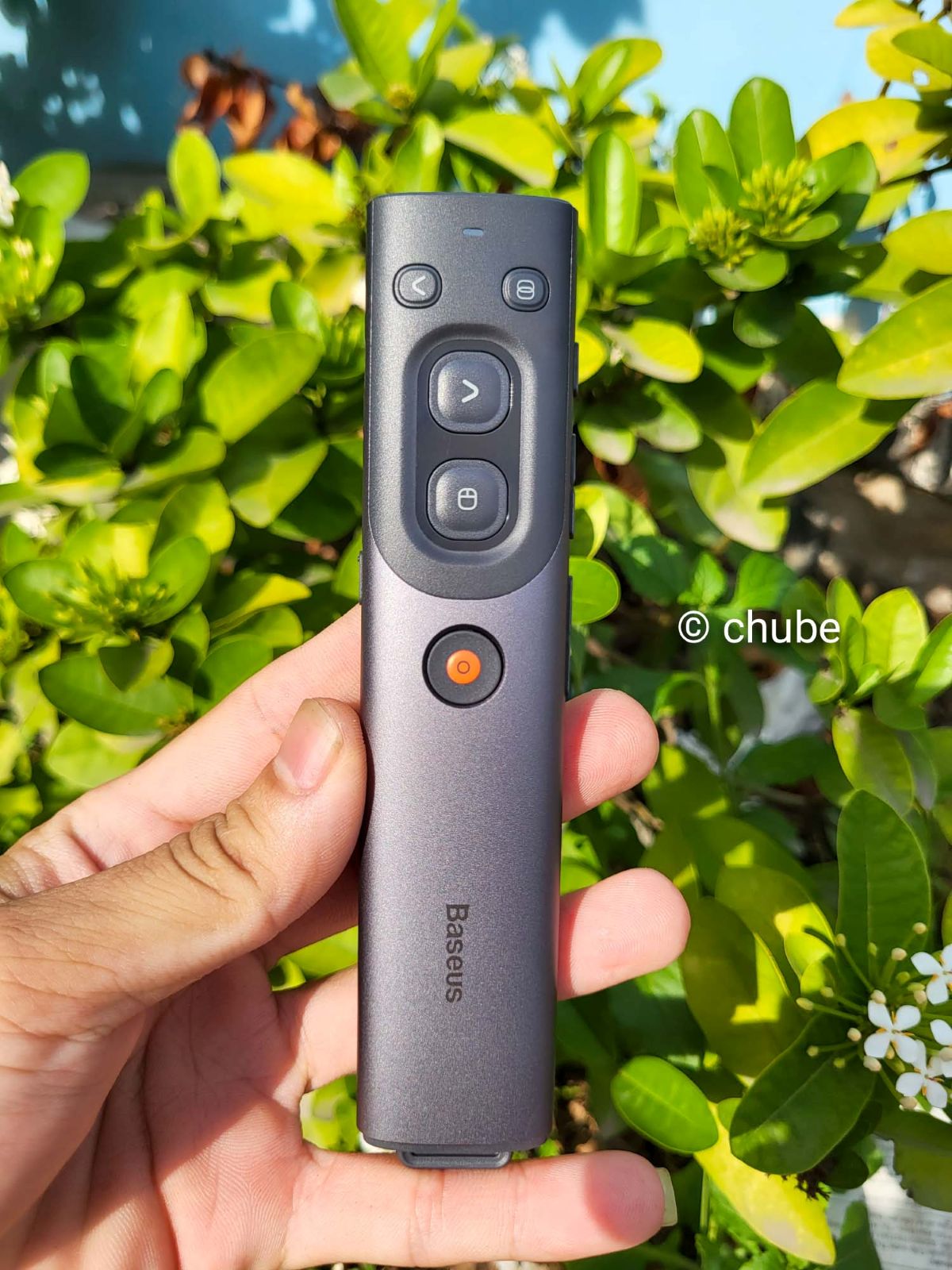 Bút trình chiếu Baseus Orange Dot AI - thiết kế tối giản và hiện đại