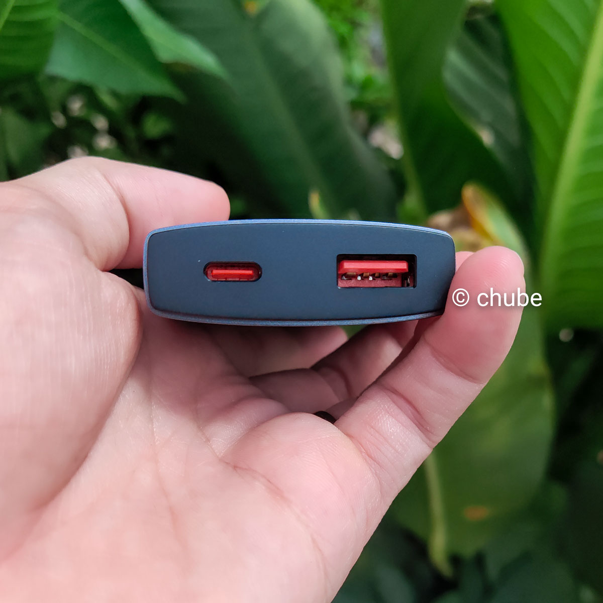 Cận cảnh cổng sạc của bộ sạc nhanh Baseus GaN5 Pro Ultra Slim 65W