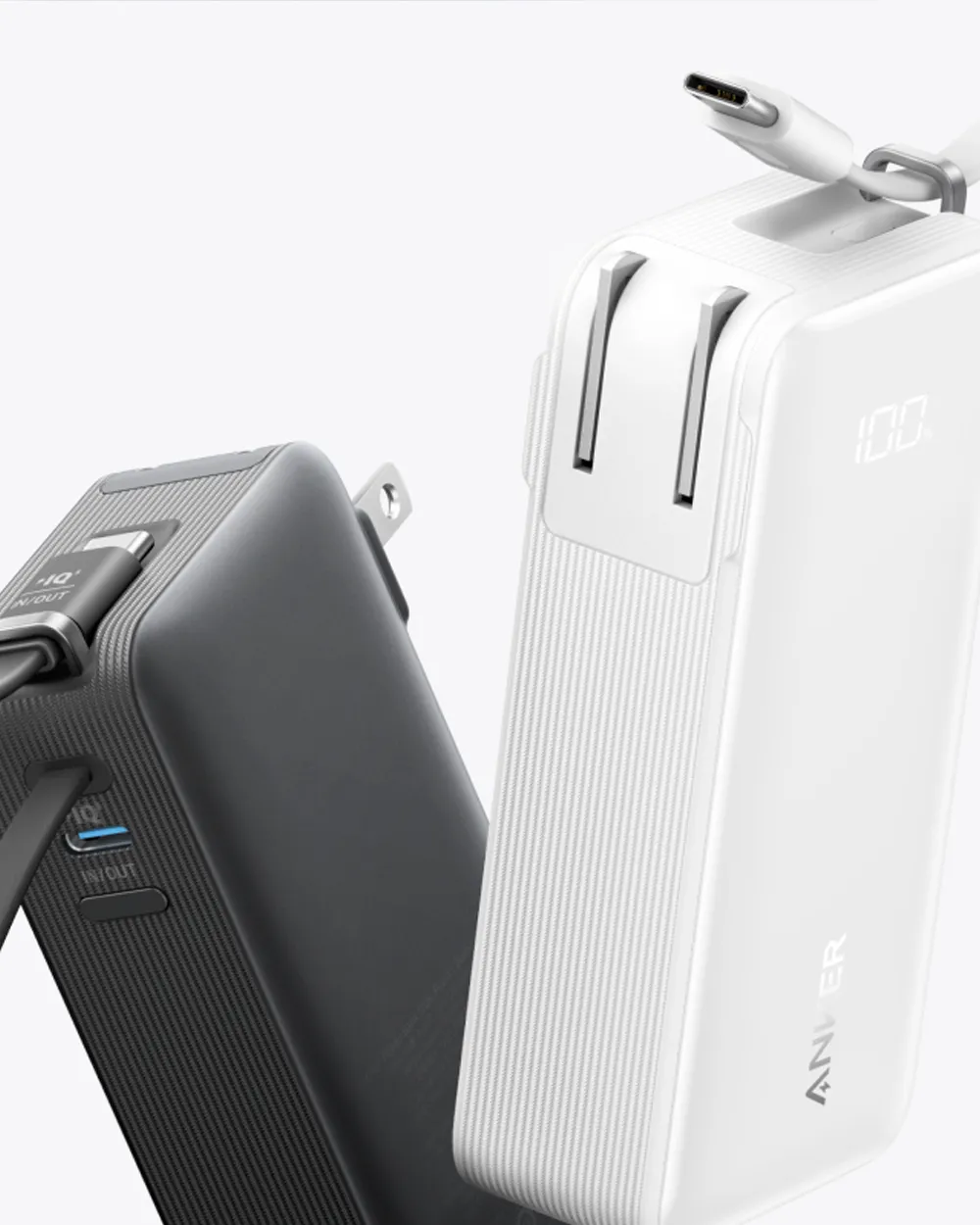 Thiết kế chân cắm gập gọn của củ sạc kiêm pin dự phòng ANKER A1637