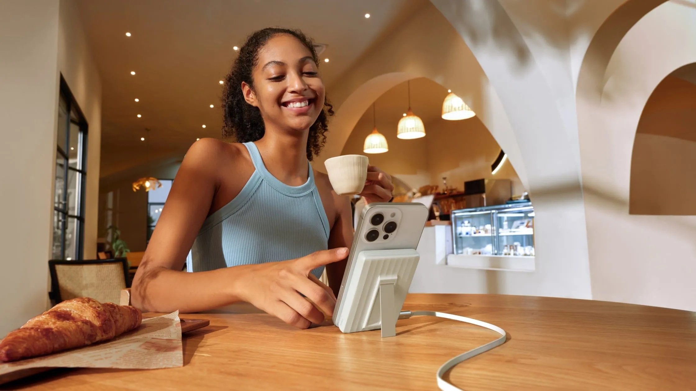 Pin dự phòng EcoFlow Mag Qi1 từ tính sạc nhanh và an toàn