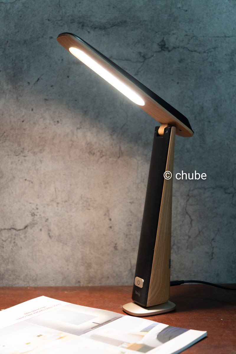 Đèn bàn LED MoToM GST018B – ánh sáng học tập dịu mắt, thiết kế hiện đại