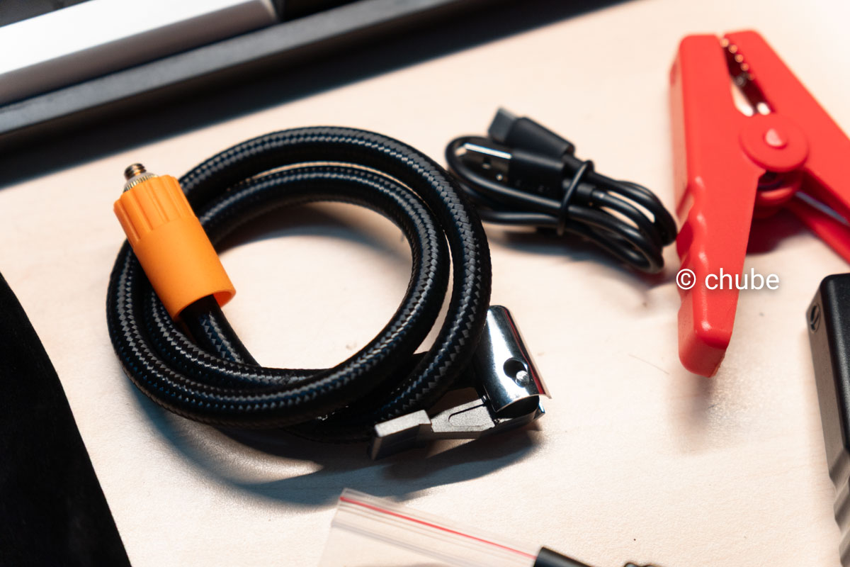 Kích bình kiêm bơm lốp ô tô USAMS ZB287 – góc chụp khi sử dụng