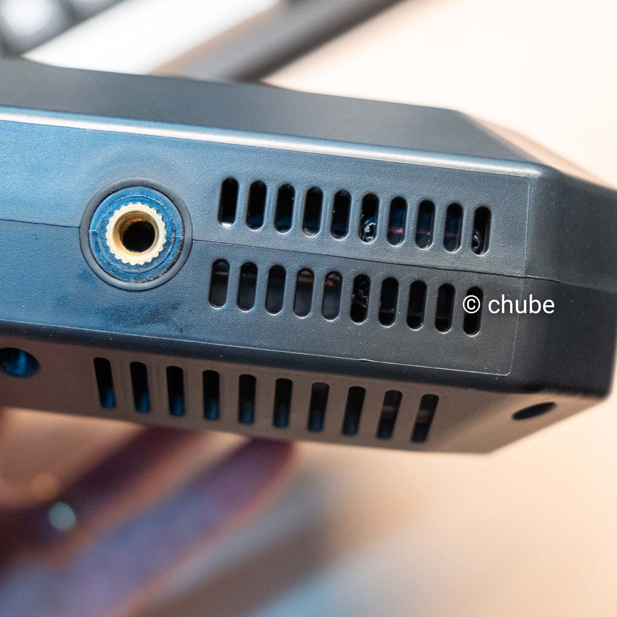 Kích bình ô tô USAMS ZB287 1000A – chi tiết bơm lốp & cổng sạc