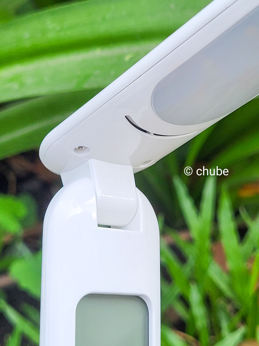 Ánh sáng thực tế của đèn LED MoToM GST005W khi sử dụng đọc sách