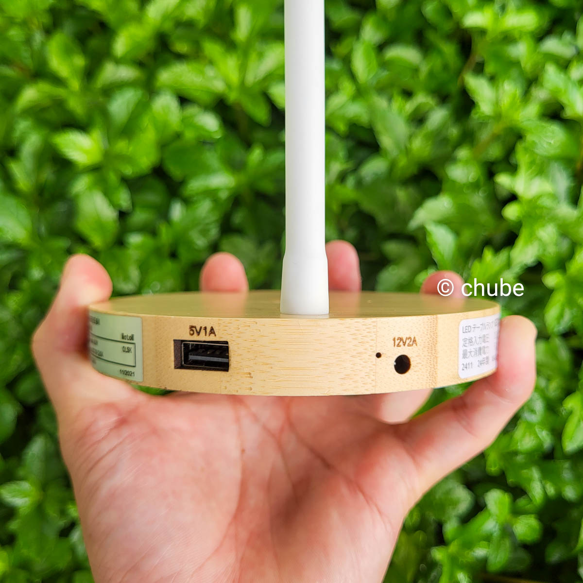 Cận cảnh chất liệu tre tự nhiên cao cấp trên thân đèn GST016W