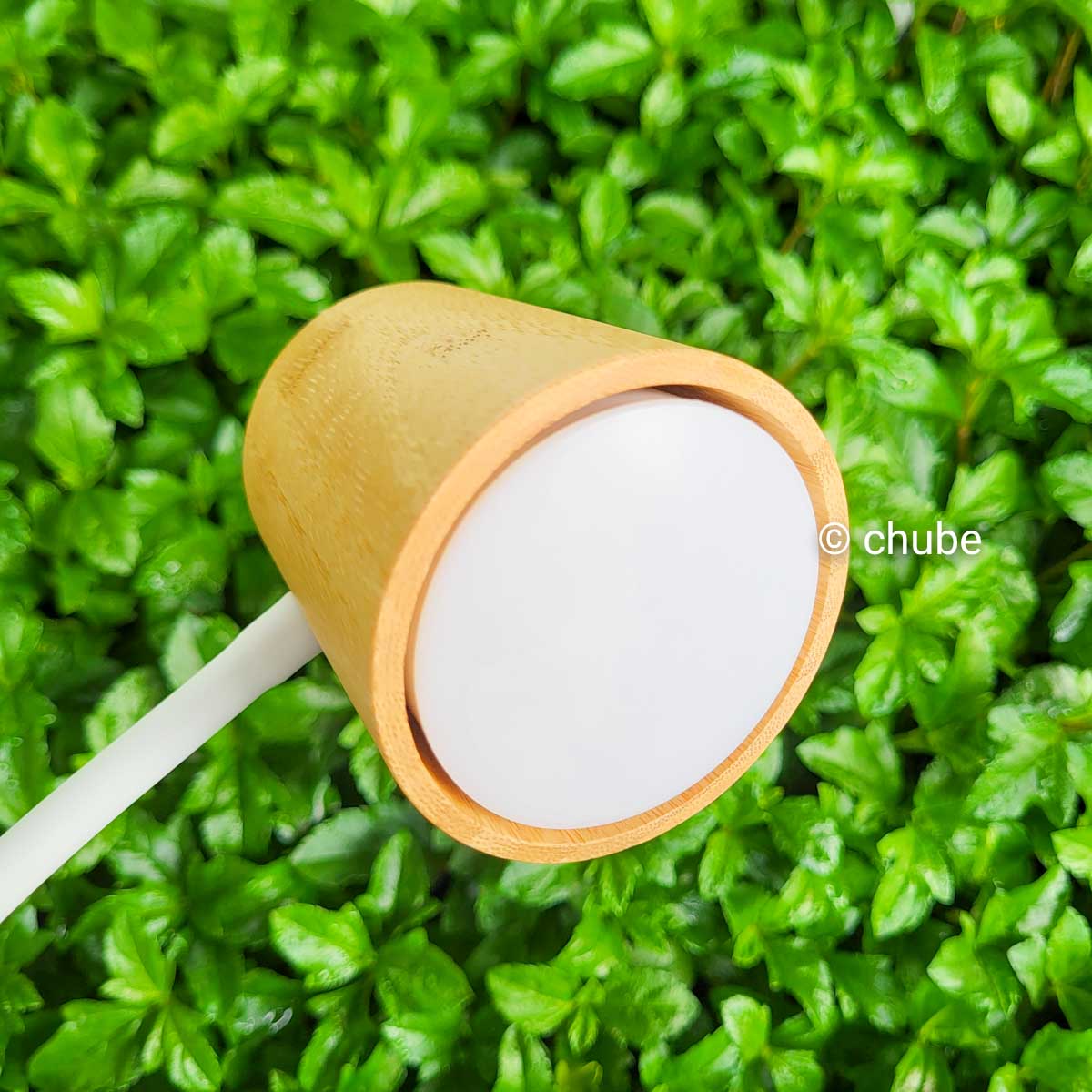 Ánh sáng đèn bàn tre MotoM khi sử dụng thực tế bảo vệ mắt