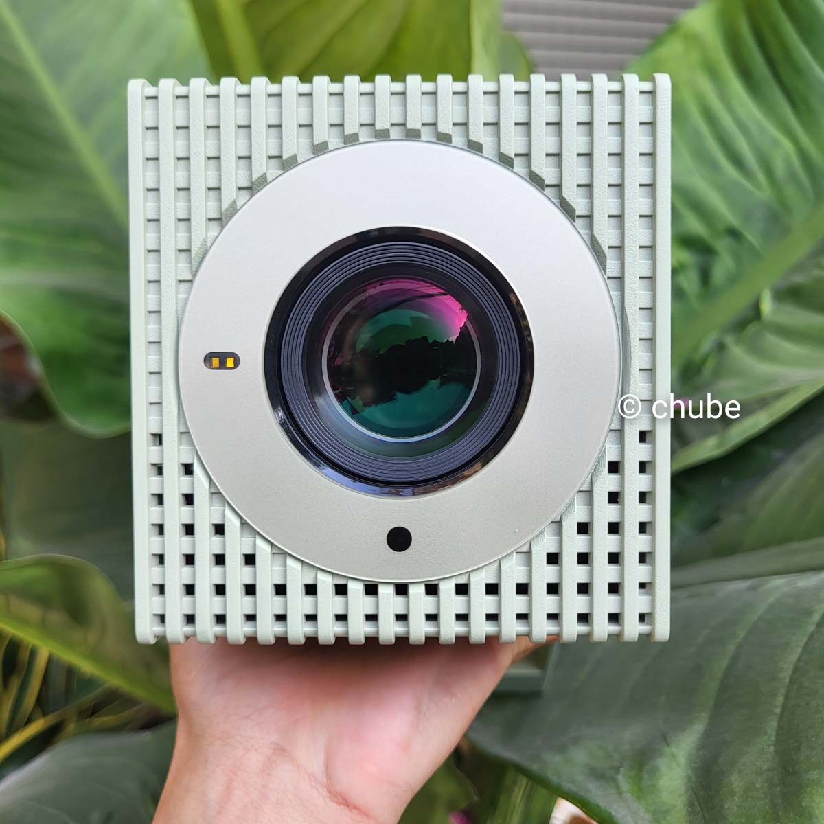 Máy chiếu Wanbo Cube 2 Pro – mặt trước và ống kính