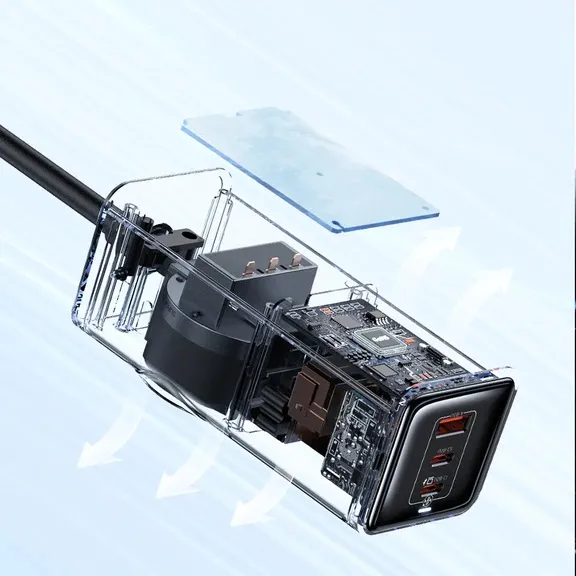 Trải nghiệm sử dụng thực tế ổ cắm sạc Mcdodo 70W tại bàn làm việc